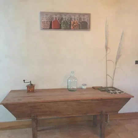 Maison Authentique, Pierres De Taille, Cheminée. *